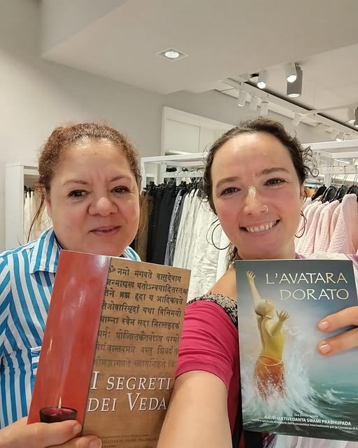 New distributor! 🎉📚📚📚